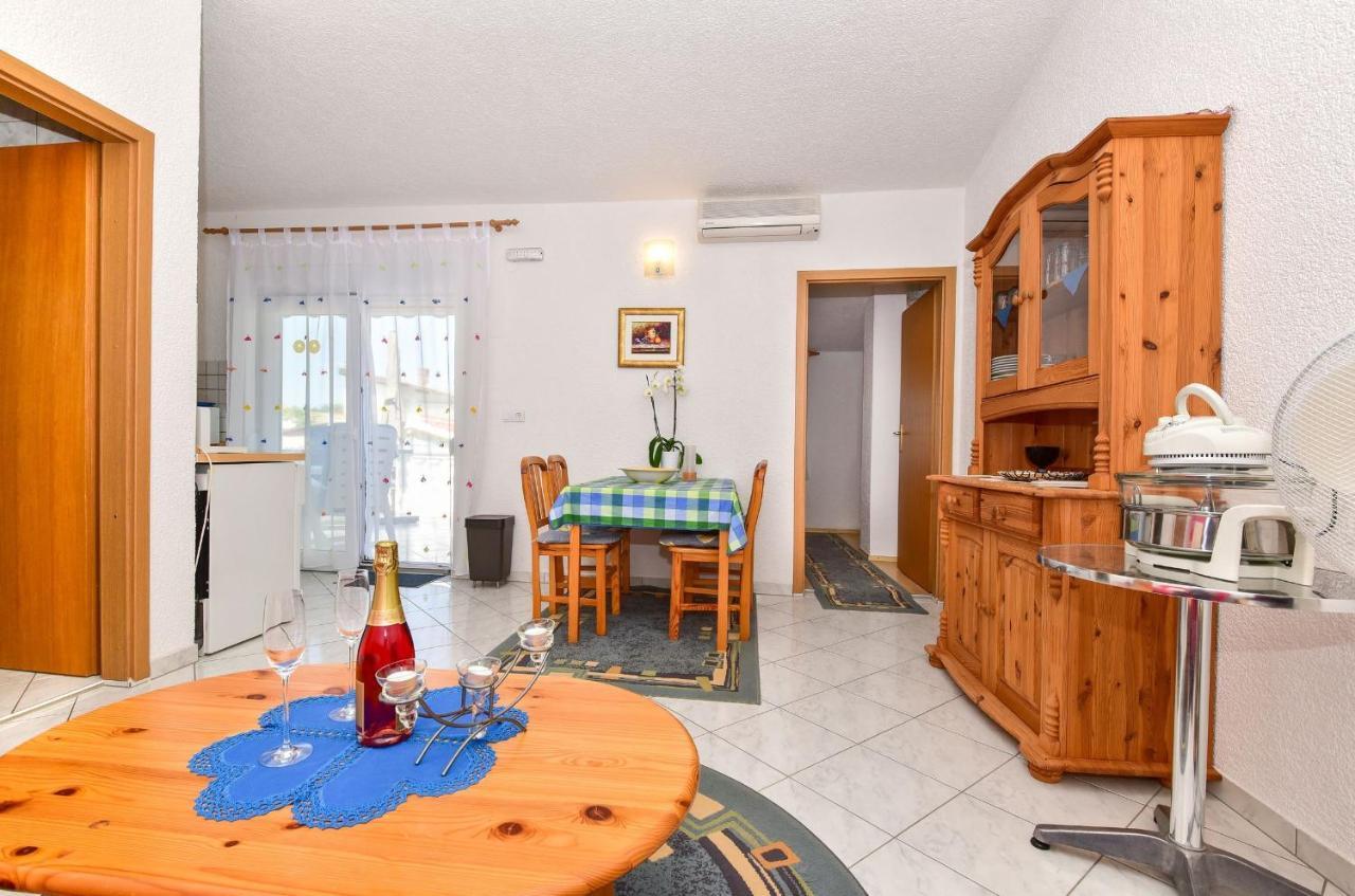 Apartments Rote Rosen Нин Экстерьер фото