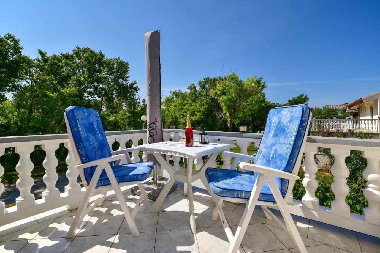 Apartments Rote Rosen Нин Экстерьер фото