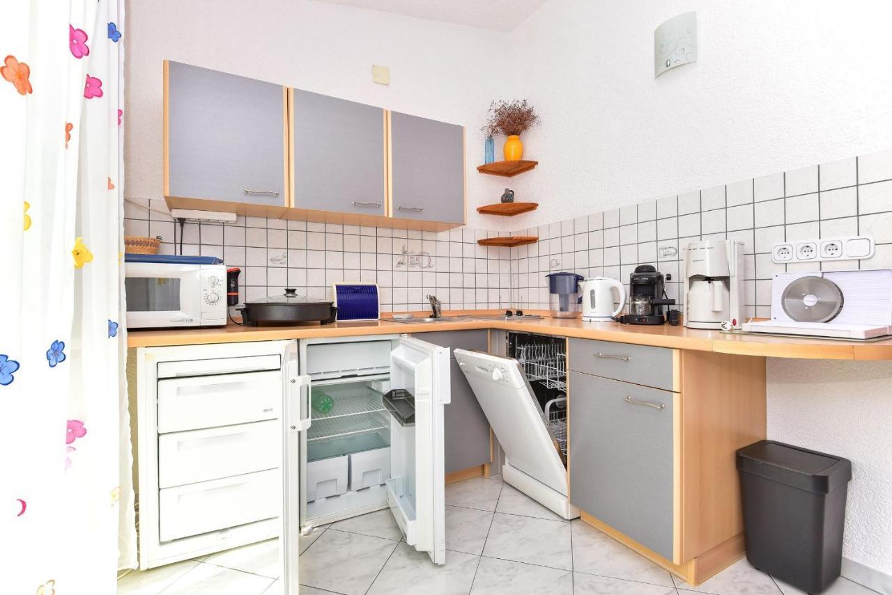 Apartments Rote Rosen Нин Экстерьер фото